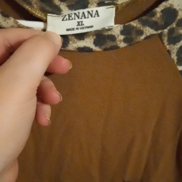 Zenana leopard top - Picture 2 of 2